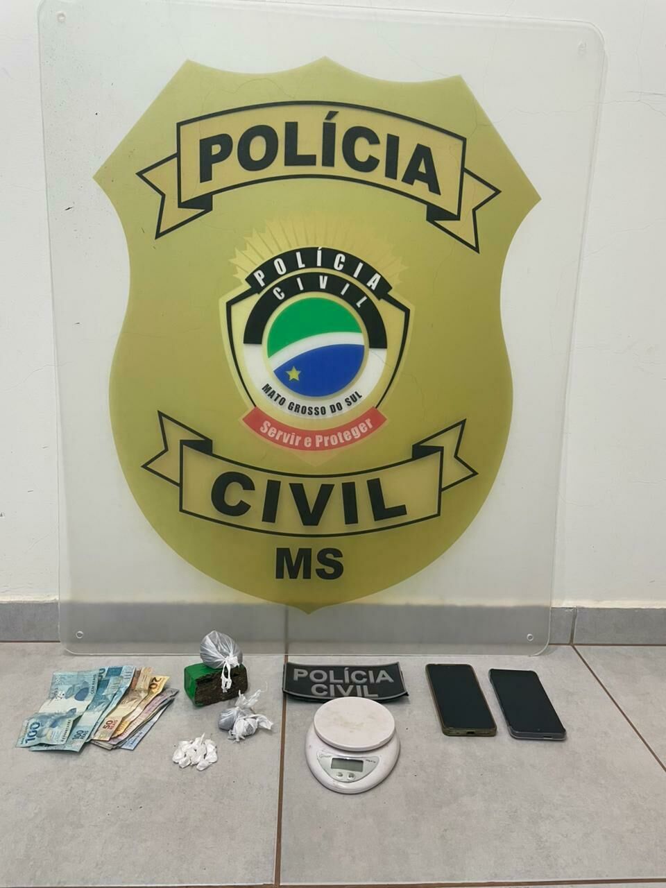 Imagem de compartilhamento para o artigo Polícia apreende drogas e conduz suspeitos durante operação contra boca de fumo em Paraíso das Águas da MS Todo dia